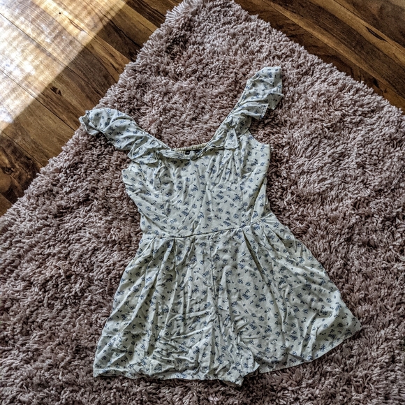 Abercrombie & Fitch Pants - Abercrombie and Fitch Romper Size Medium